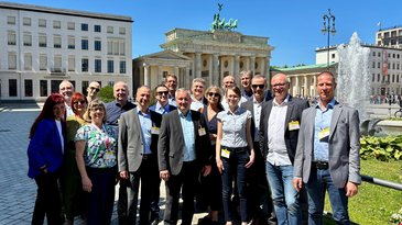 Mitarbeitende der AiF Projekt GmbH um Gesch&auml;ftsf&uuml;hrer Frank Kreller und Clemens Schumacher beim Netzwerktreffen in Berlin